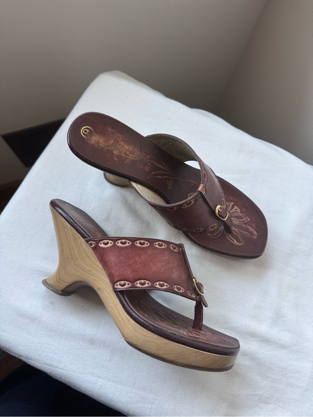 Y2K Fioni Liante Burgundy Platform Wooden Sandals 🤎 Size 9